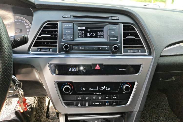 Used Hyundai Sonata 2015 1.6T GS Fashion Edition Audio And AC Panel