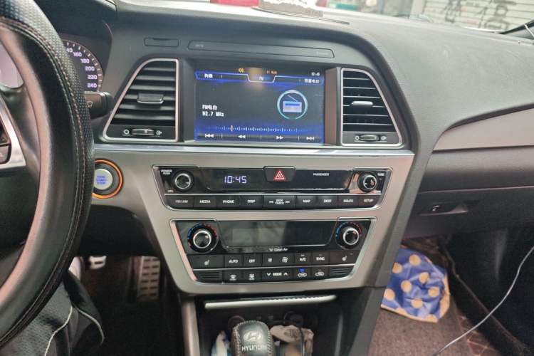 Used Hyundai Sonata 2015 1.6T DLX Prestige Model Audio And AC Panel