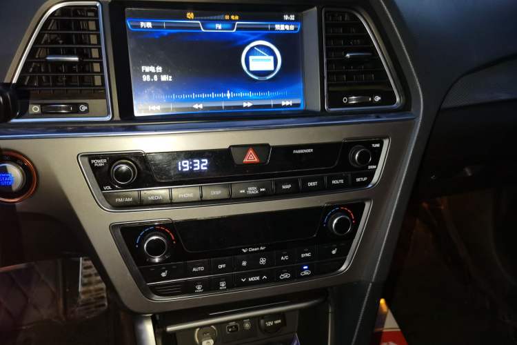 Used Hyundai Sonata 2015 1.6T GLS Smart Model Audio And AC Panel