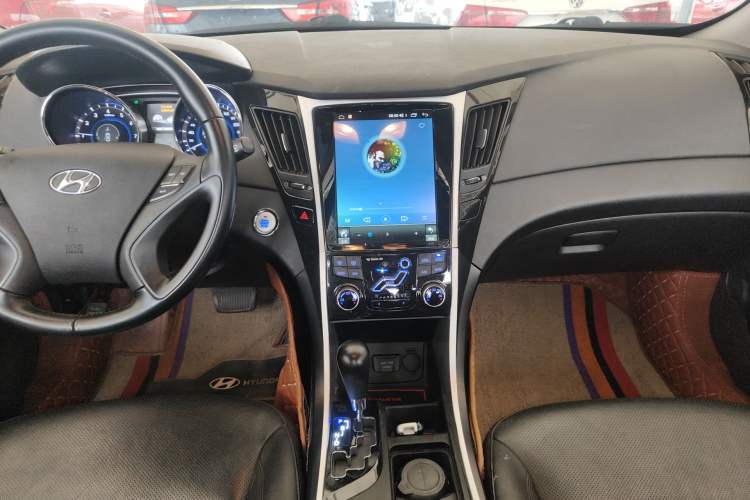 Used Hyundai Sonata 2015 Classic 2.0L Automatic Luxury Edition Audio And AC Panel