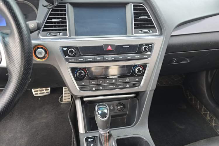 Used Hyundai Sonata 2015 1.6T GLS Smart Model Audio And AC Panel