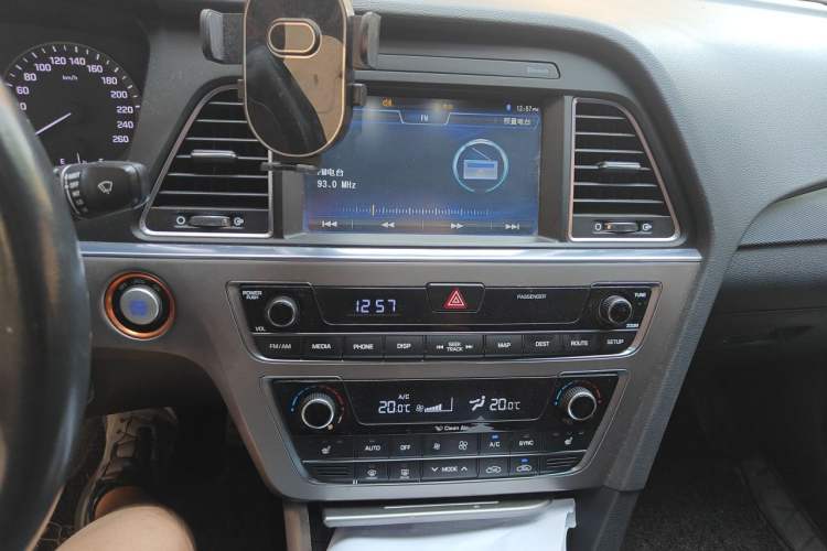 Used Hyundai Sonata 2015 1.6T GLX Advanced Model Audio And AC Panel