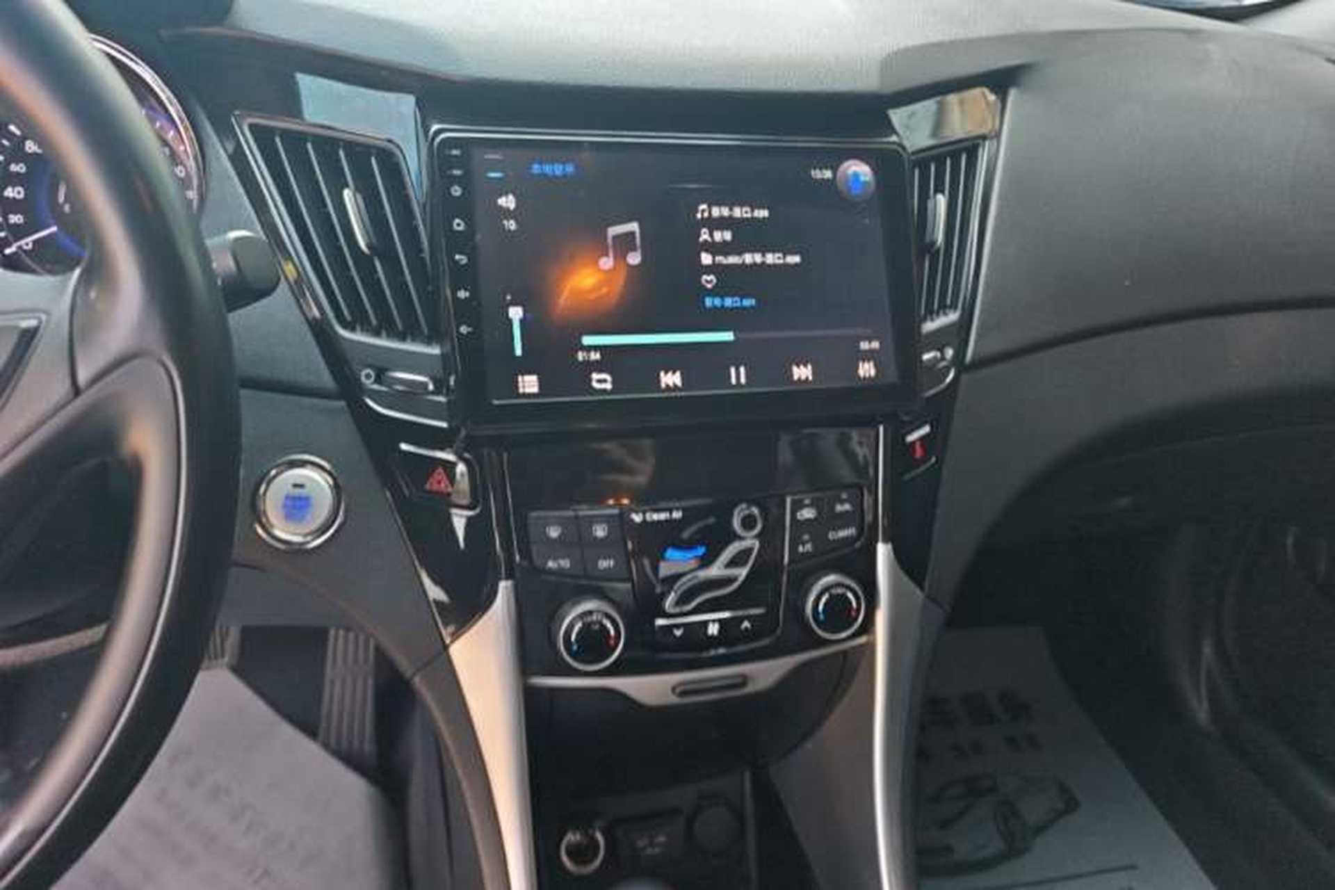 Used Hyundai Sonata 2015 Classic 2.4L Automatic Leading Edition China V Standard Audio And AC Panel