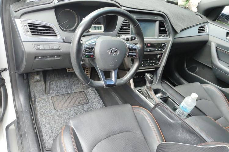 Used Hyundai Sonata 2015 1.6T GLS Smart Model Center Console
