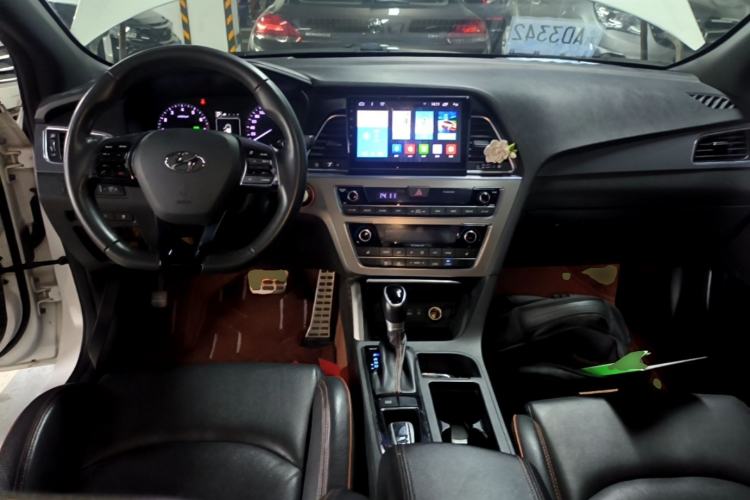 Used Hyundai Sonata 2015 1.6T GLS Smart Model Center Console