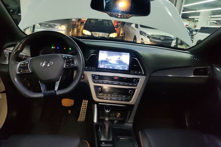 Used Hyundai Sonata 2015 1.6T GLS Smart Model Center Console