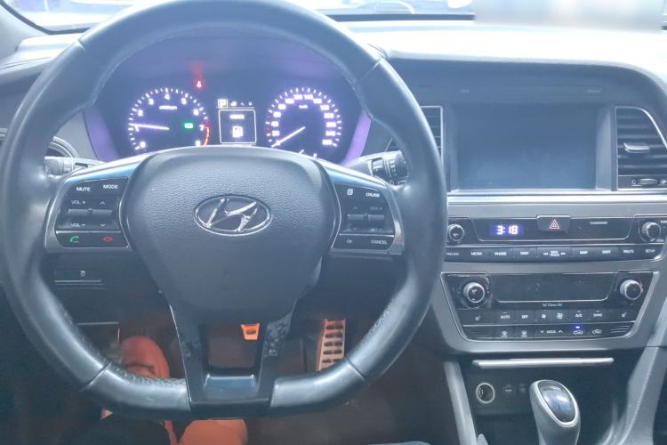 Used Hyundai Sonata 2015 1.6T GLS Smart Model Center Console