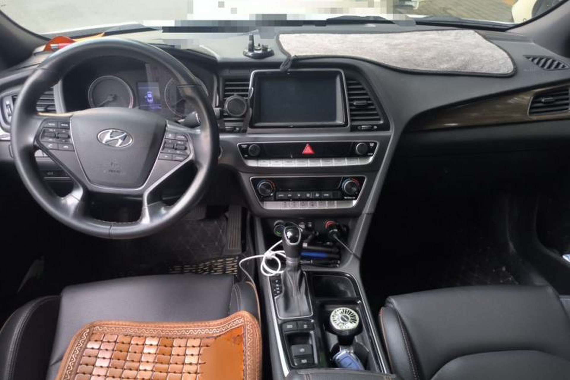 Used Hyundai Sonata 2015 1.6T GLX Advanced Model Center Console