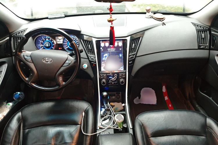Used Hyundai Sonata 2015 Classic 2.4L Automatic Luxury Version China V Standard Center Console