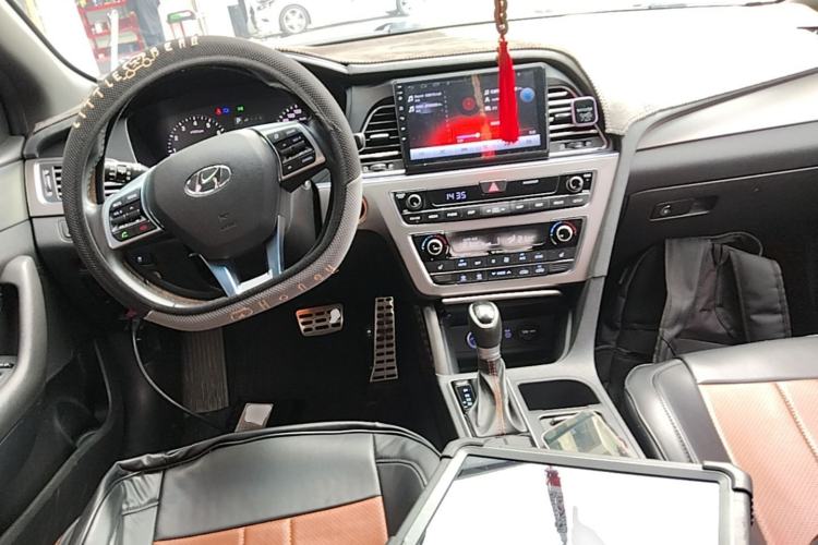 Used Hyundai Sonata 2015 1.6T GLX Advanced Model Center Console
