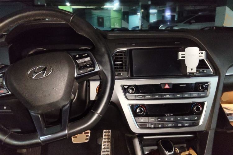 Used Hyundai Sonata 2015 1.6T GLS Smart Model Center Console