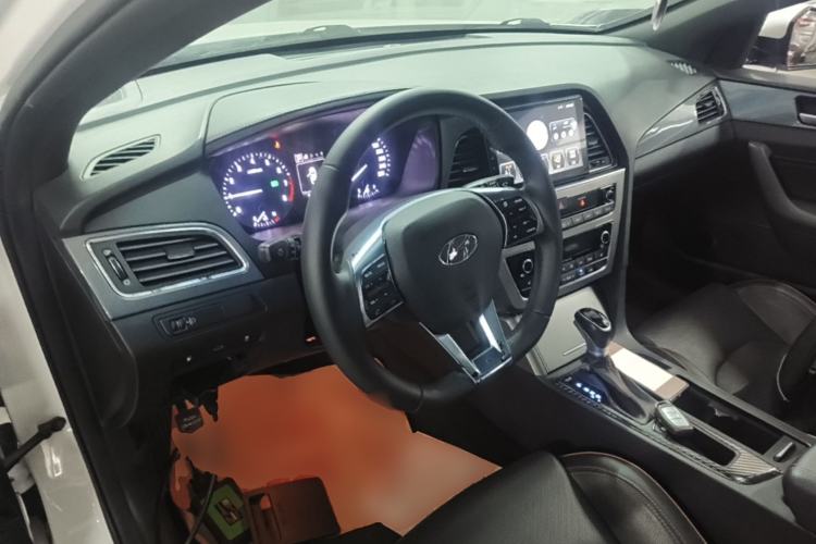 Used Hyundai Sonata 2015 1.6T GLS Smart Model Center Console