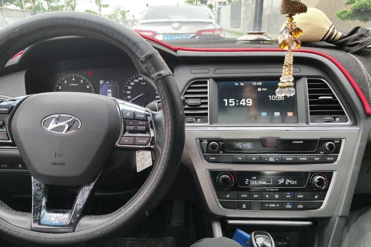 Used Hyundai Sonata 2015 1.6T GLS Smart Model Center Console
