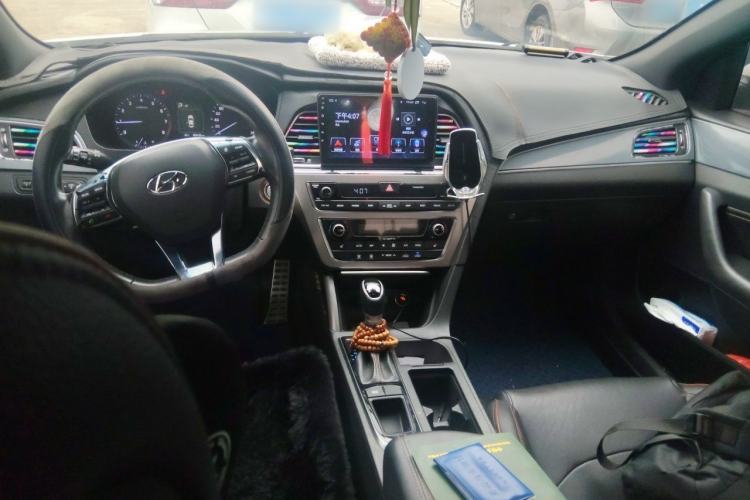 Used Hyundai Sonata 2015 1.6T GLS Smart Model Center Console