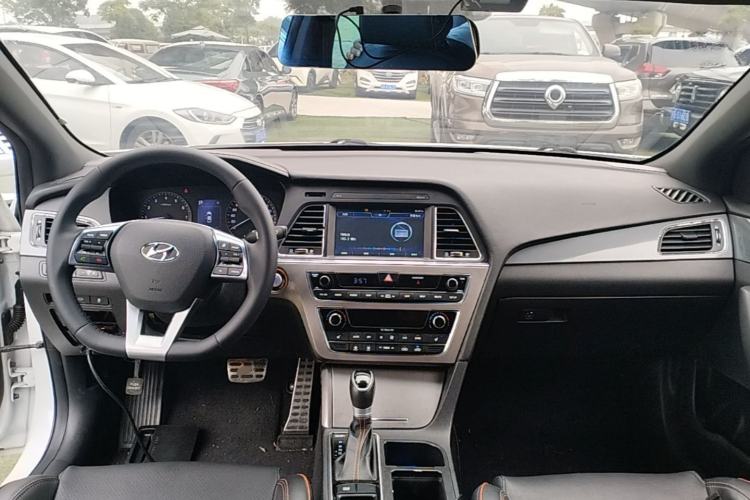 Used Hyundai Sonata 2015 1.6T GLS Smart Model Center Console