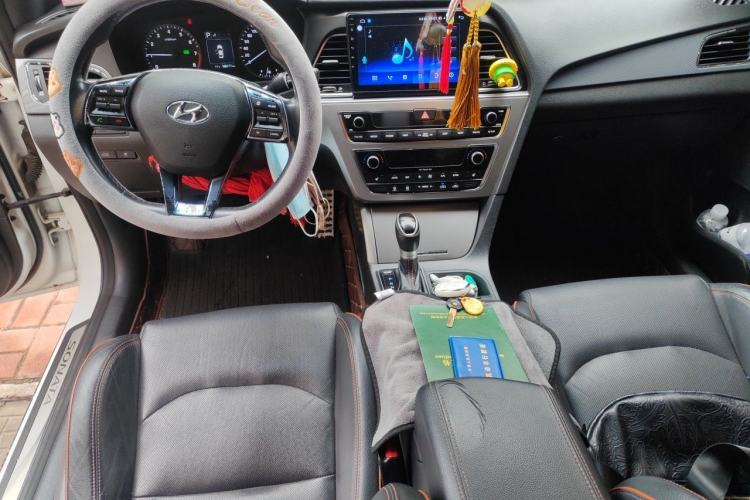 Used Hyundai Sonata 2015 1.6T GLS Smart Model Center Console