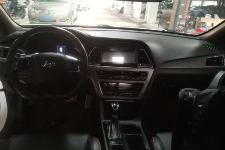 Used Hyundai Sonata 2015 1.6T GLS Smart Model Center Console