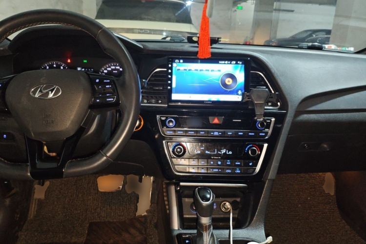 Used Hyundai Sonata 2015 1.6T GLS Smart Model Center Console