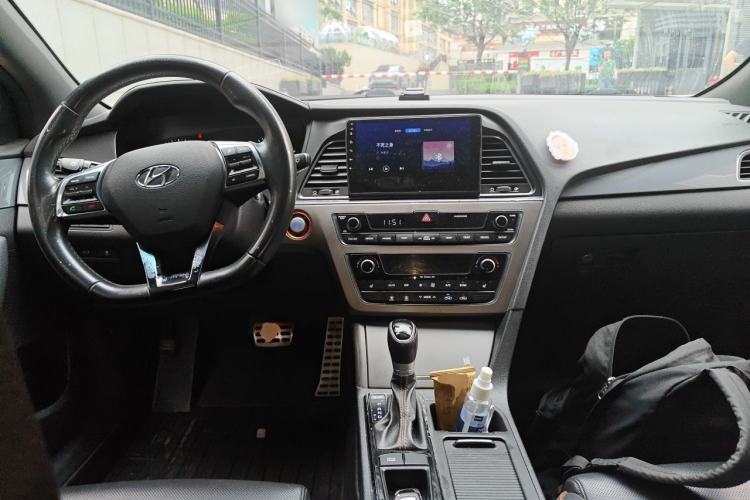 Used Hyundai Sonata 2015 1.6T GLS Smart Model Center Console