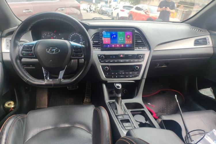 Used Hyundai Sonata 2015 1.6T GLX Advanced Model Center Console