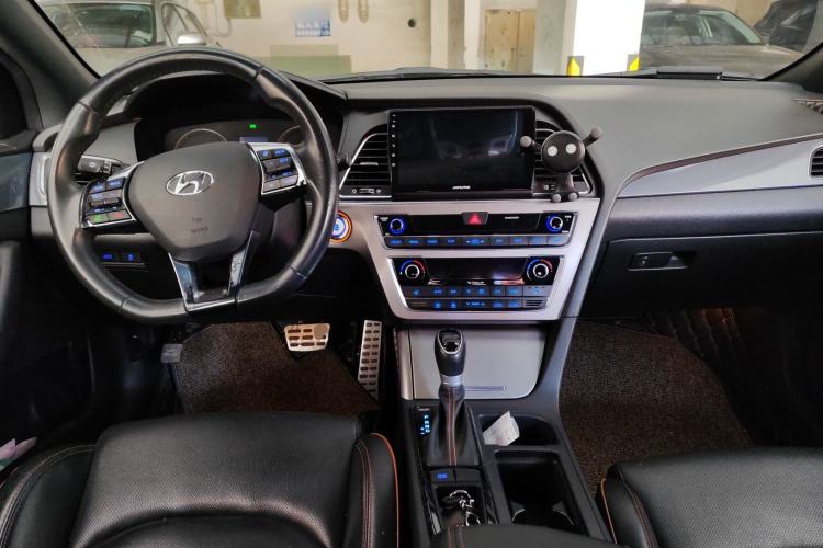 Used Hyundai Sonata 2015 1.6T GLS Smart Model Center Console