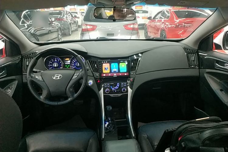 Used Hyundai Sonata 2015 Classic 2.4L Automatic Leading Edition China IV Standard Center Console