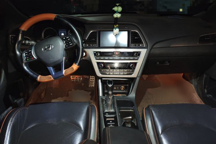 Used Hyundai Sonata 2015 1.6T GLX Advanced Model Center Console