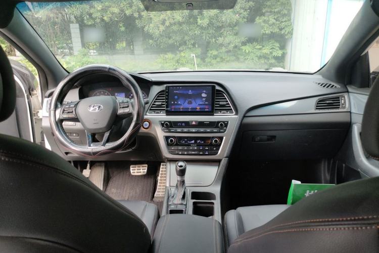 Used Hyundai Sonata 2015 1.6T GLS Smart Model Center Console