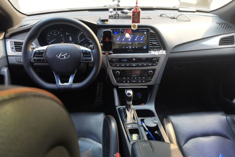 Used Hyundai Sonata 2015 1.6T GLS Smart Model Center Console