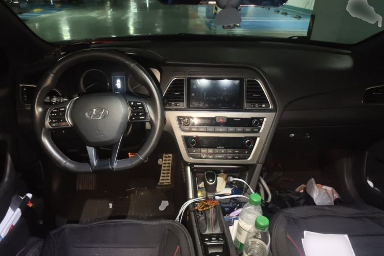 Used Hyundai Sonata 2015 1.6T DLX Prestige Model Center Console