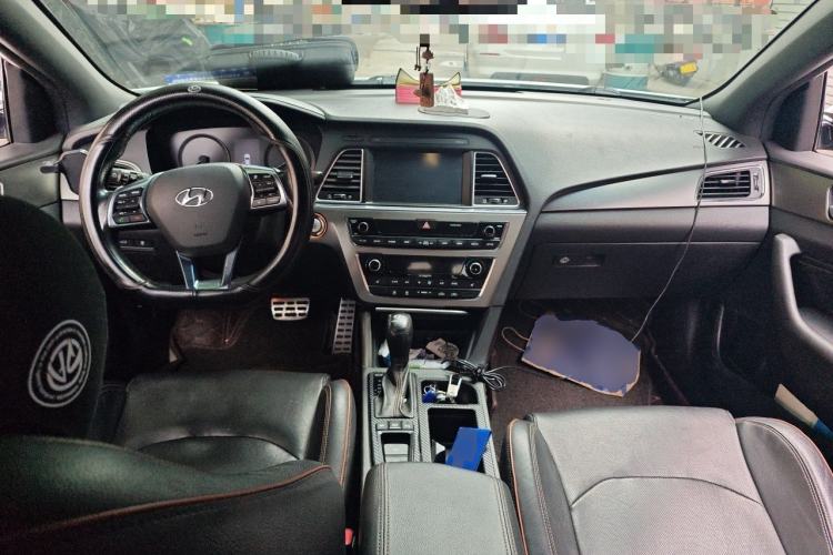 Used Hyundai Sonata 2015 1.6T DLX Prestige Model Center Console