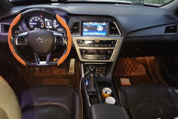 Used Hyundai Sonata 2015 1.6T GLS Smart Model Center Console