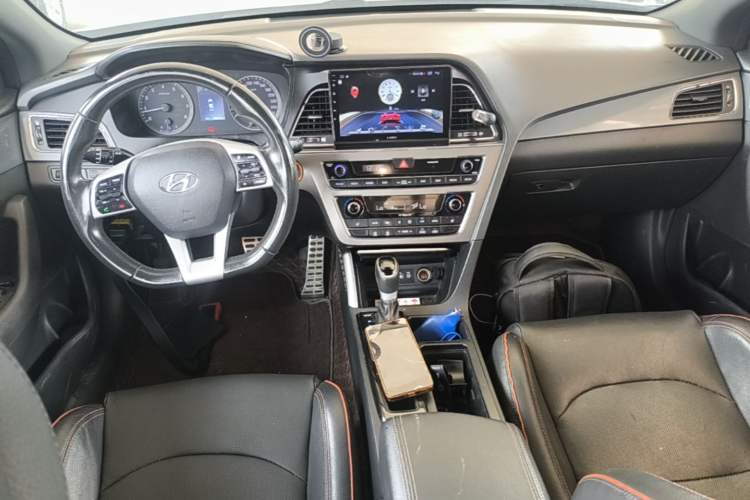 Used Hyundai Sonata 2015 1.6T GLS Smart Model Center Console