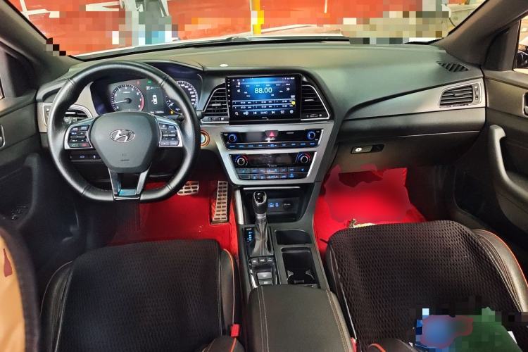 Used Hyundai Sonata 2015 1.6T DLX Prestige Model Center Console