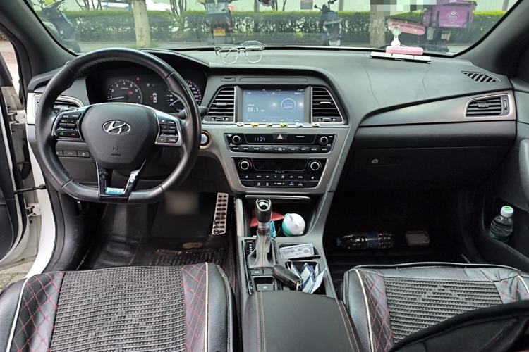 Used Hyundai Sonata 2015 1.6T GLX Advanced Model Center Console