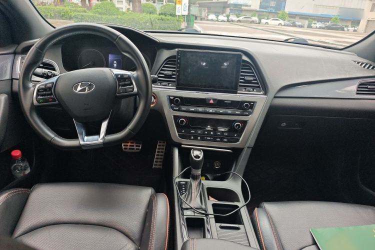 Used Hyundai Sonata 2015 1.6T GLS Smart Model Center Console