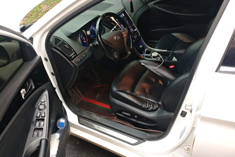 Used Hyundai Sonata 2015 Classic 2.4L Automatic Luxury Version China V Standard Driver Seat