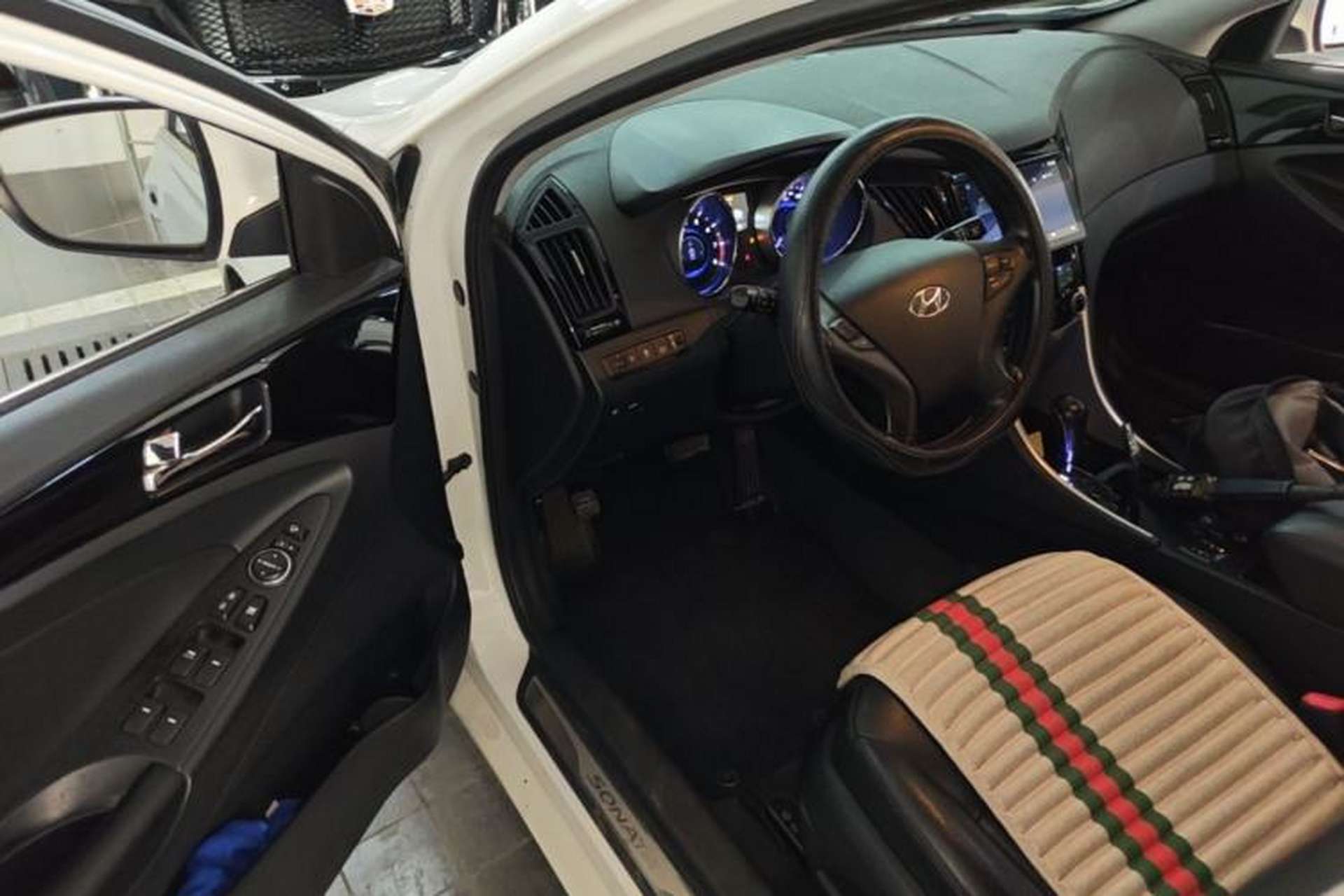 Used Hyundai Sonata 2015 Classic 2.0L Automatic Luxury Edition Driver Seat