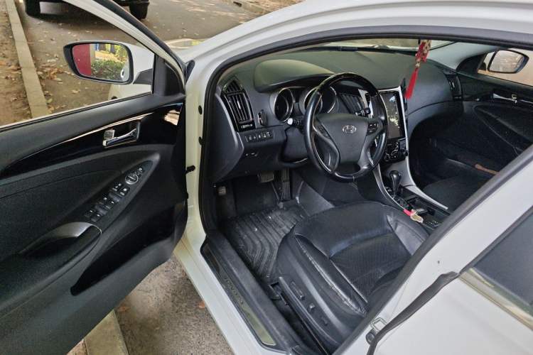 Used Hyundai Sonata 2015 Classic 2.4L Automatic Leading Edition China V Standard Driver Seat