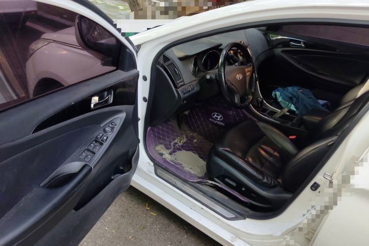 Used Hyundai Sonata 2015 Classic 2.0L Automatic Luxury Edition Driver Seat