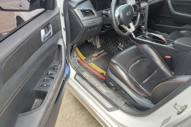 Used Hyundai Sonata 2015 1.6T DLX Prestige Model Driver Seat