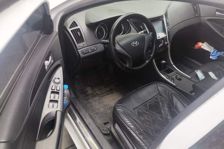 Used Hyundai Sonata 2015 Classic 2.0L Automatic Leading Edition Driver Seat
