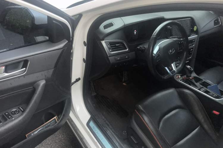Used Hyundai Sonata 2015 1.6T DLX Prestige Model Driver Seat