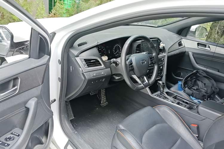 Used Hyundai Sonata 2015 1.6T DLX Prestige Model Driver Seat