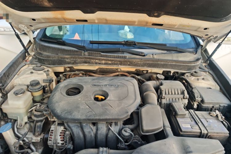 Used Hyundai Sonata 2015 Classic 2.0L Automatic Luxury Edition Engine Bay