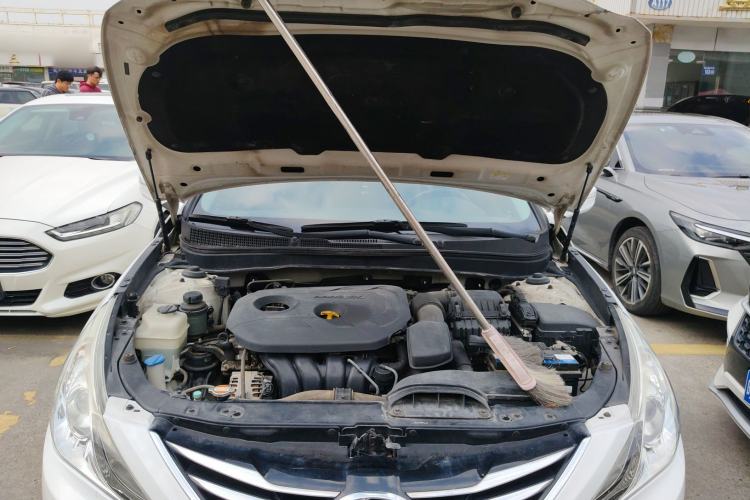 Used Hyundai Sonata 2015 Classic 2.0L Automatic Luxury Edition Engine Bay
