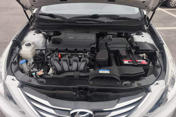 Used Hyundai Sonata 2015 Classic 2.4L Automatic Leading Edition China IV Standard Engine Bay