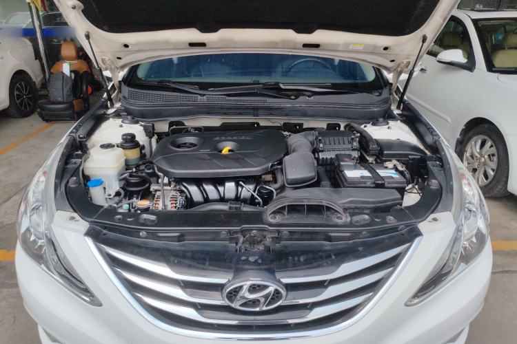 Used Hyundai Sonata 2015 Classic 2.0L Automatic Luxury Edition Engine Bay