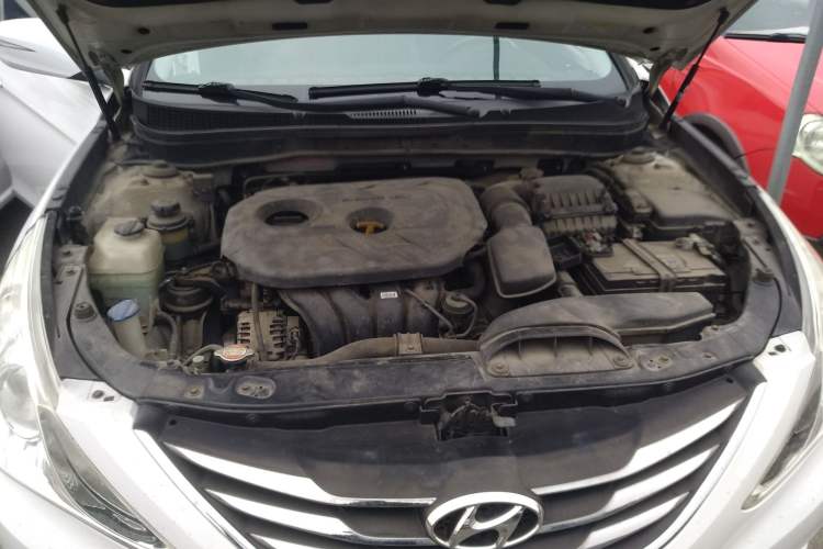 Used Hyundai Sonata 2015 Classic 2.0L Automatic Luxury Edition Engine Bay