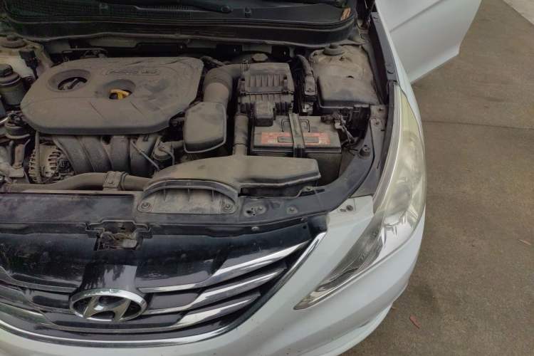 Used Hyundai Sonata 2015 Classic 2.0L Automatic Leading Edition Engine Bay Left
